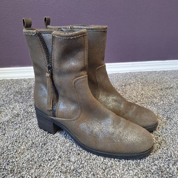 Clarks 9.5 Nevella Dovan grey suede booties boot shoes - Picture 2 of 8